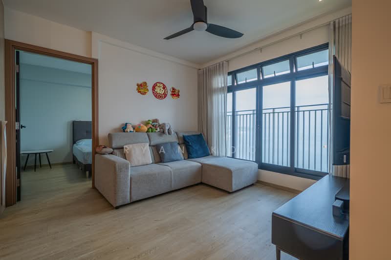 420B Northshore Drive, 420B Northshore Drive, 3 Bedrooms, 1,012 sqft, HDB Flat For Sale, by Ryan Koo, 500185598 - Living Room - PropertyGuru.com.sg