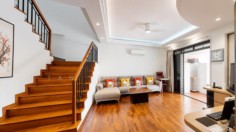 Hillcrest/Watten/Greenwood 2 Storey Inter Terrace, Hillcrest Road, 5 Bedrooms, 2,300 sqft, Terraced House For Sale, by Tan Yong Zhun, 500185601 - Living Room - PropertyGuru.com.sg