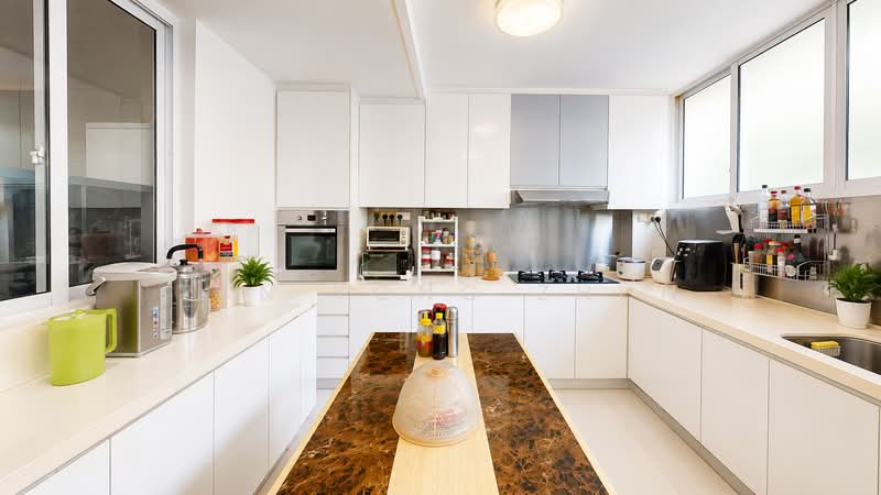 Hillcrest/Watten/Greenwood 2 Storey Inter Terrace, Hillcrest Road, 5 Bedrooms, 2,300 sqft, Terraced House For Sale, by Tan Yong Zhun, 500185601 - Kitchen - PropertyGuru.com.sg