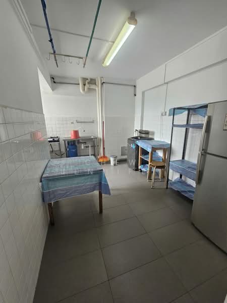 283 Tampines Street 22, 283 Tampines Street 22, 2 Bedrooms, 893 sqft, HDB Flat For Rent, by Chew Jennifer, 500185606 - Kitchen - PropertyGuru.com.sg
