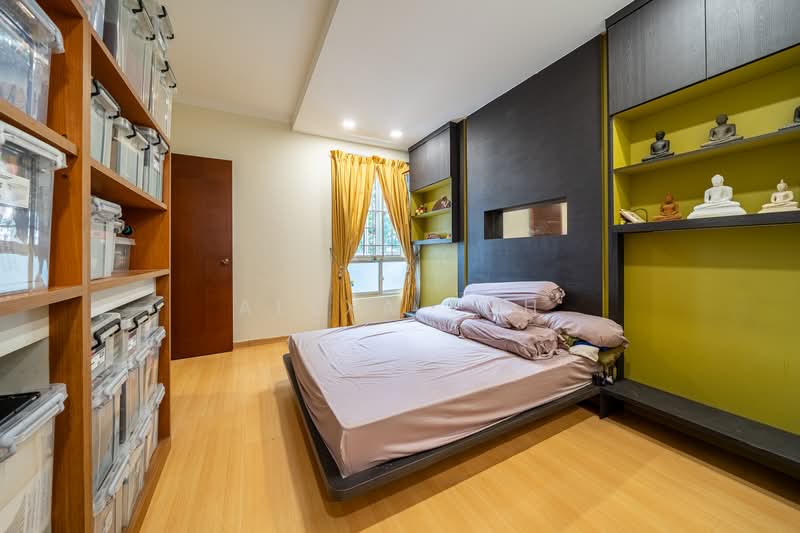 Rivervale Crest, 9 Rivervale Crescent, 3 Bedrooms, 1,216 sqft, Condominium For Sale, by Alexa Loh, 500185609 - Master Bedroom - PropertyGuru.com.sg