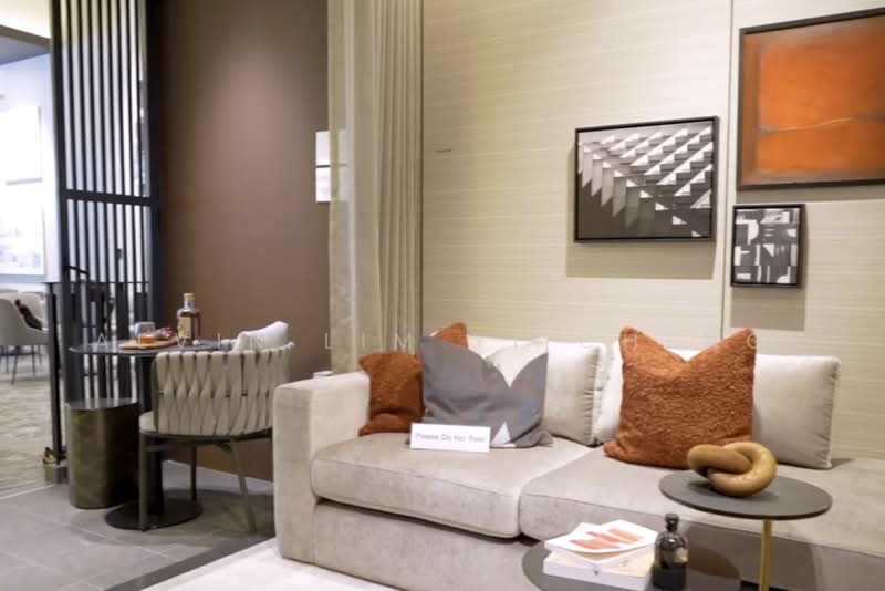 The Arcady At Boon Keng, 1037 Serangoon Road, 2 Bedrooms, 678 sqft, Condominium For Sale, by Alvin Lim Yi Cheng, 500185616 - Living Room - PropertyGuru.com.sg