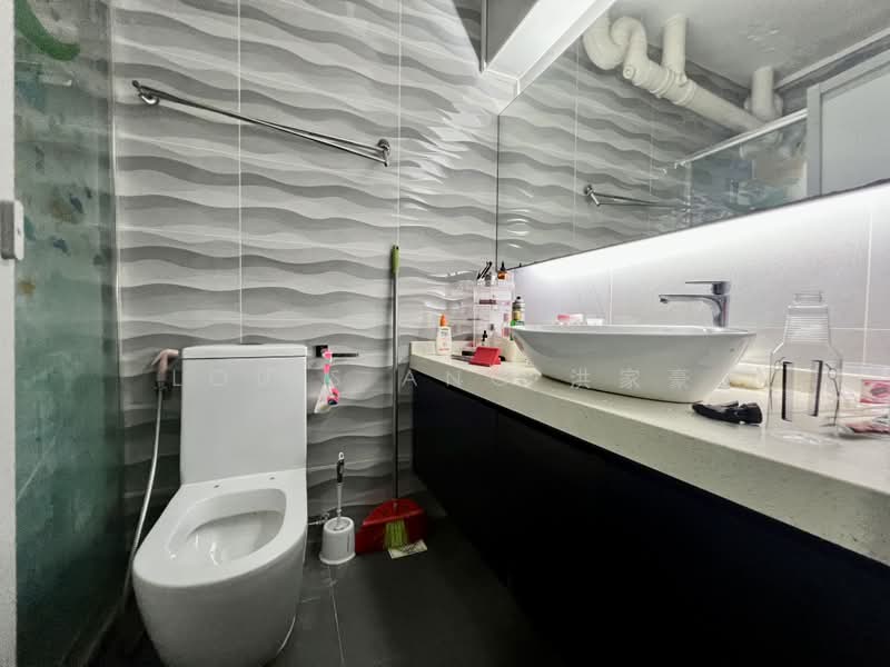 663A Jurong West Street 65, 663A Jurong West Street 65, 3 Bedrooms, 1,184 sqft, HDB Flat For Sale, by Louis Ang 洪家豪, 500185617 - Bathroom - PropertyGuru.com.sg