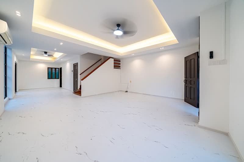Minaret Walk, Minaret Walk, 5 Bedrooms, 2,500 sqft, Corner Terrace For Sale, by Tian Wenbin, 500185631 - Living Room - PropertyGuru.com.sg