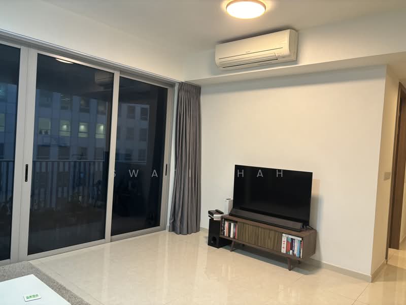 V on Shenton, 5 Shenton Way, 2 Bedrooms, 1,152 sqft, Condominium For Sale, by Swati Shah, 500185651 - Living Room - PropertyGuru.com.sg