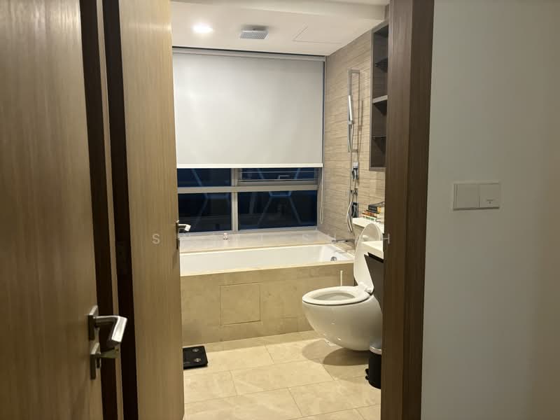 V on Shenton, 5 Shenton Way, 2 Bedrooms, 1,152 sqft, Condominium For Sale, by Swati Shah, 500185651 - Bathroom - PropertyGuru.com.sg