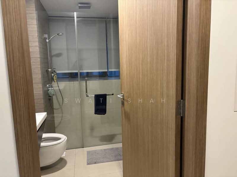 V on Shenton, 5 Shenton Way, 2 Bedrooms, 1,152 sqft, Condominium For Sale, by Swati Shah, 500185651 - Bathroom - PropertyGuru.com.sg