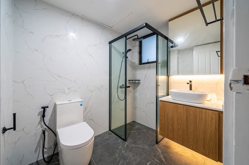 Minaret Walk, Minaret Walk, 5 Bedrooms, 2,500 sqft, Corner Terrace For Sale, by Andy Neo, 500185656 - Bathroom - PropertyGuru.com.sg