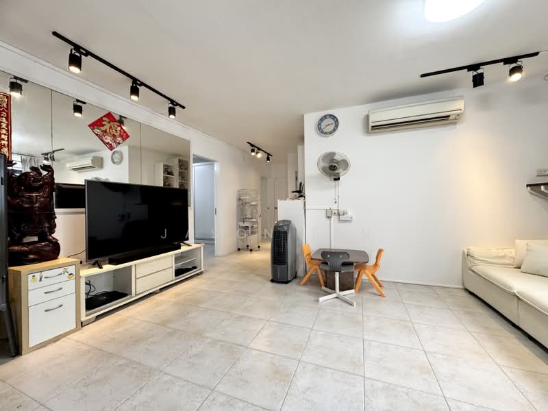 926 Hougang Street 91, 926 Hougang Street 91, 3 Bedrooms, 1,291 sqft, HDB Flat For Sale, by Jason Tan, 500185663 - Living Room - PropertyGuru.com.sg