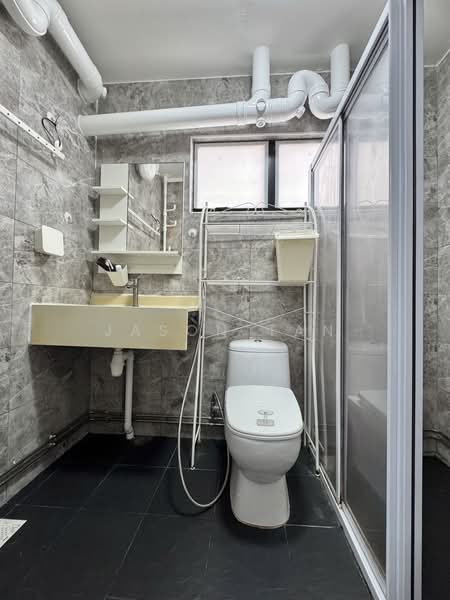 926 Hougang Street 91, 926 Hougang Street 91, 3 Bedrooms, 1,291 sqft, HDB Flat For Sale, by Jason Tan, 500185663 - Bathroom - PropertyGuru.com.sg