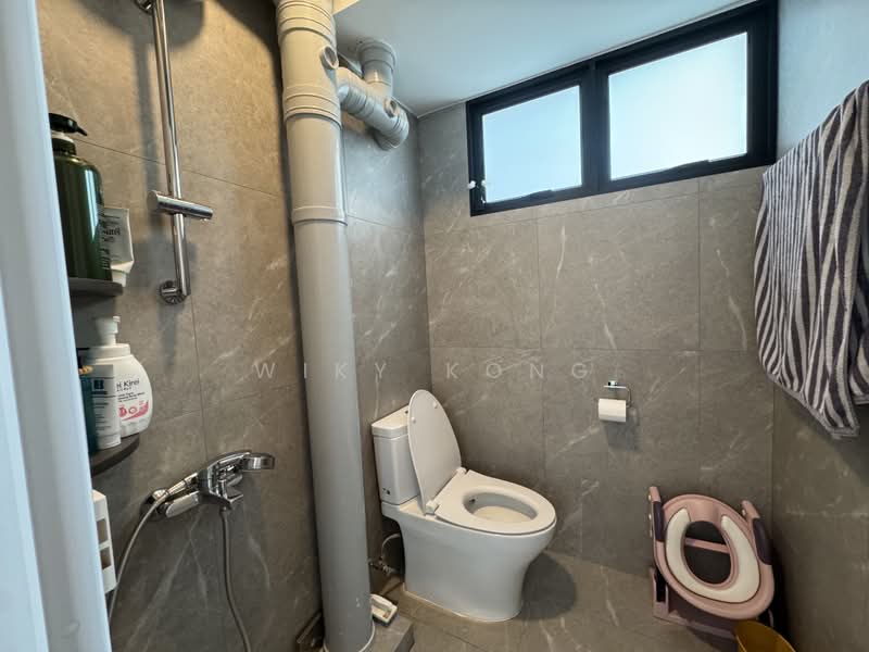346 Ang Mo Kio Avenue 3, 346 Ang Mo Kio Avenue 3, 2 Bedrooms, 786 sqft, HDB Flat For Rent, by Wiky Kong, 500185668 - Bathroom - PropertyGuru.com.sg