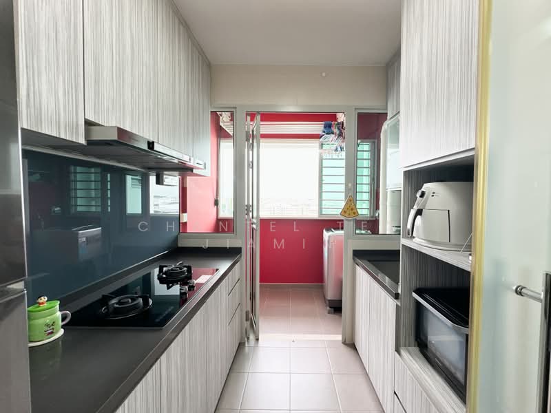 886A Woodlands Drive 50, 886A Woodlands Drive 50, 2 Bedrooms, 721 sqft, HDB Flat For Sale, by Chantel Teo Jiamin, 500185679 - Kitchen - PropertyGuru.com.sg