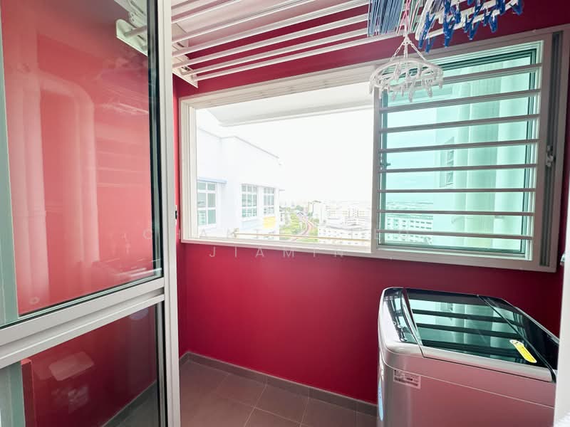 886A Woodlands Drive 50, 886A Woodlands Drive 50, 2 Bedrooms, 721 sqft, HDB Flat For Sale, by Chantel Teo Jiamin, 500185679 - Balcony - PropertyGuru.com.sg