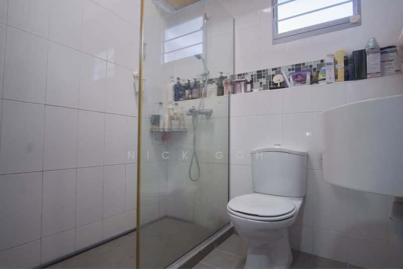 326D Anchorvale Road, 326D Anchorvale Road, Hougang / Punggol / Sengkang, 3 Bedrooms, 990 sqft, HDB Flat For Sale, by Nick Goh, 500185686 - Master Bathroom - PropertyGuru.com.sg