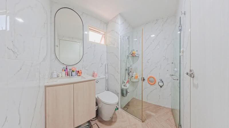 Watercolours, 25 Pasir Ris Link, 3 Bedrooms, 1,141 sqft, Executive Condominium For Sale, by Sha Angullia, 500185687 - Bathroom - PropertyGuru.com.sg