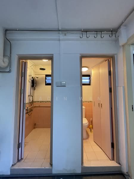 164 Stirling Road, 164 Stirling Road, 2 Bedrooms, 700 sqft, HDB Flat For Rent, by Caden Wan, 500185696 - Bathroom - PropertyGuru.com.sg