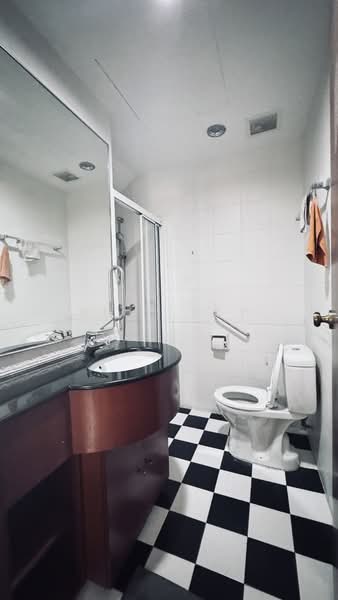Pavilion Park, Pavilion Circle, 4 Bedrooms, 3,646 sqft, Corner Terrace For Rent, by Yuli Tay YL, 500185697 - Bathroom - PropertyGuru.com.sg