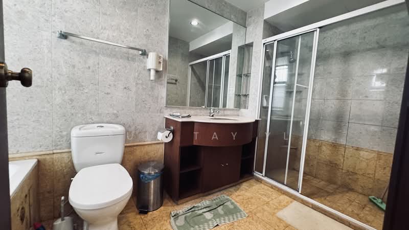 Pavilion Park, Pavilion Circle, 4 Bedrooms, 3,646 sqft, Corner Terrace For Rent, by Yuli Tay YL, 500185697 - Bathroom - PropertyGuru.com.sg
