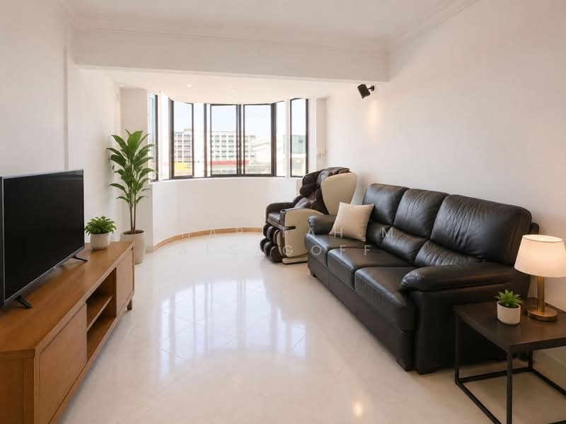 393 Tampines Avenue 7, 393 Tampines Avenue 7, 3 Bedrooms, 1,378 sqft, HDB Flat For Sale, by Sharifah M Alsagoff, 500185698 - Living Room - PropertyGuru.com.sg