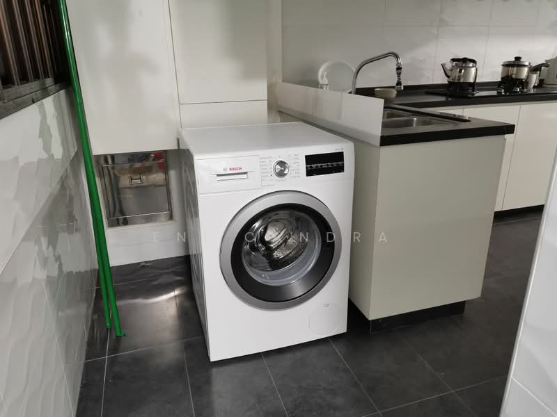 794 Yishun Ring Road, 794 Yishun Ring Road, Room Rental, 130 sqft, HDB Flat For Rent, by Eni Candra, 500185705 - Front load washing machine - PropertyGuru.com.sg