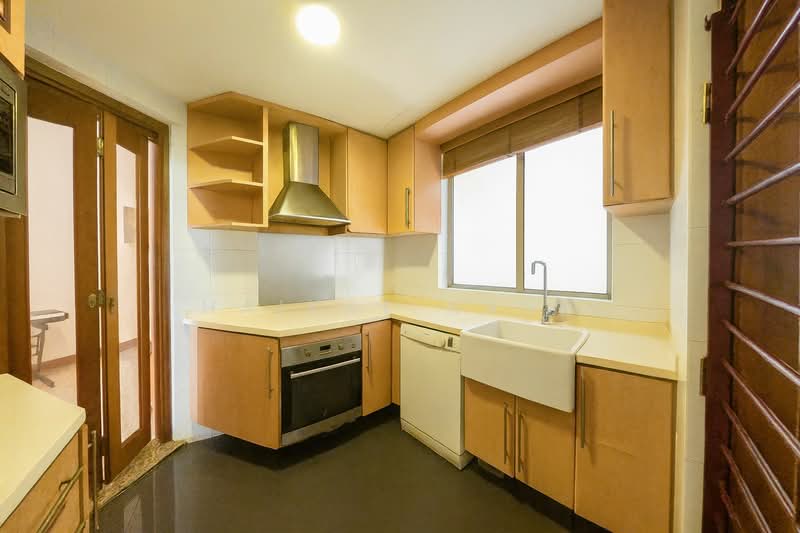 The Bayshore, 34 Bayshore Road, 2 Bedrooms, 1,012 sqft, Condominium For Sale, by Haikal Nash, 500185708 - Kitchen - PropertyGuru.com.sg