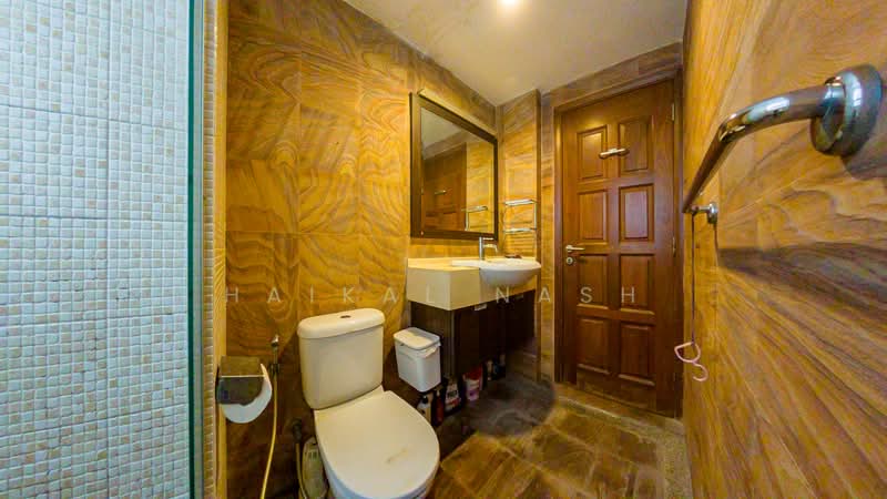 The Bayshore, 34 Bayshore Road, 2 Bedrooms, 1,012 sqft, Condominium For Sale, by Haikal Nash, 500185708 - Bathroom - PropertyGuru.com.sg