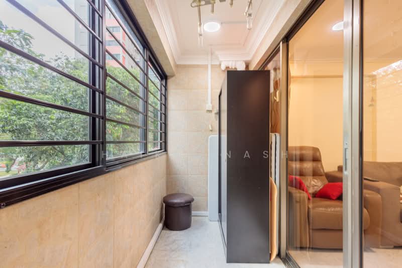 337 Clementi Avenue 2, 337 Clementi Avenue 2, 3 Bedrooms, 1,281 sqft, HDB Flat For Sale, by Haikal Nash, 500185712 - Balcony - PropertyGuru.com.sg