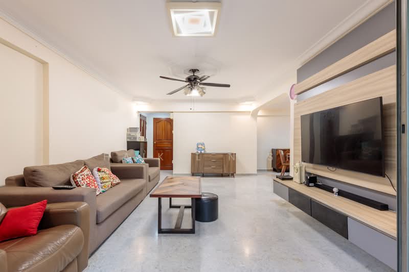 337 Clementi Avenue 2, 337 Clementi Avenue 2, 3 Bedrooms, 1,281 sqft, HDB Flat For Sale, by Haikal Nash, 500185712 - Living Room - PropertyGuru.com.sg