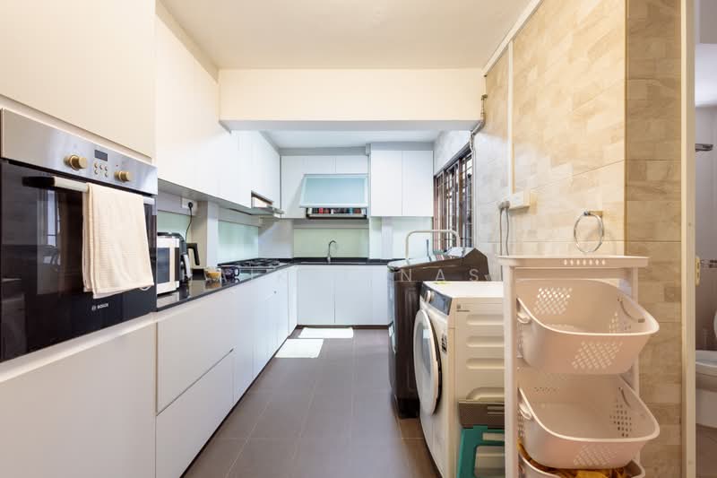 337 Clementi Avenue 2, 337 Clementi Avenue 2, 3 Bedrooms, 1,281 sqft, HDB Flat For Sale, by Haikal Nash, 500185712 - Kitchen - PropertyGuru.com.sg