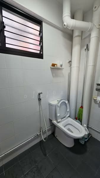 503 Hougang Avenue 8, 503 Hougang Avenue 8, Room Rental, 120 sqft, HDB Flat For Rent, by Frida Djueliana, 500185714 - Bathroom - PropertyGuru.com.sg