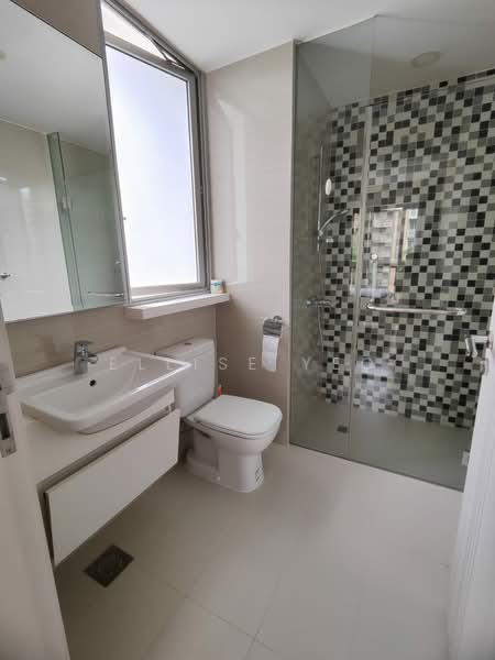 Sea Esta, 20 Pasir Ris Link, 2 Bedrooms, 818 sqft, Condominium For Sale, by Ellise Yeo, 500185723 - Bathroom - PropertyGuru.com.sg