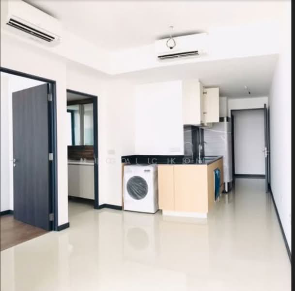 Gem Residences, , Studio, 484 sqft, Condominium For Rent, by Nicoll Koh, 500185727 - Kitchen and living hall - PropertyGuru.com.sg