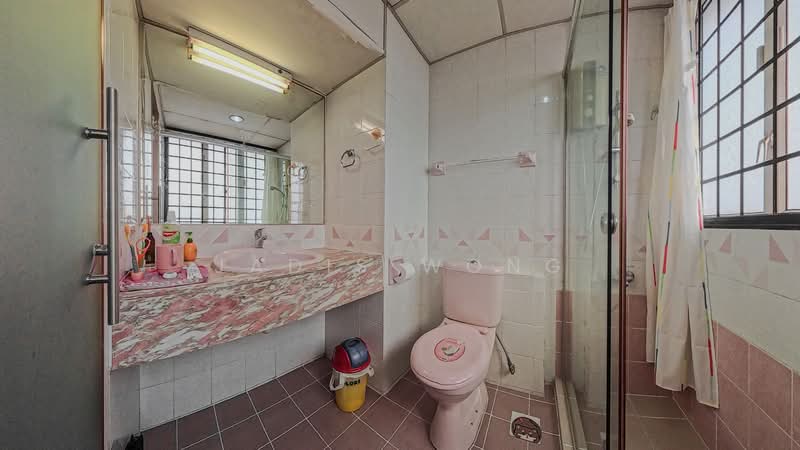 Bullion Park, 168 Lentor Loop, 3 Bedrooms, 1,259 sqft, Condominium For Sale, by Jadis Wong, 500185746 - Bathroom - PropertyGuru.com.sg