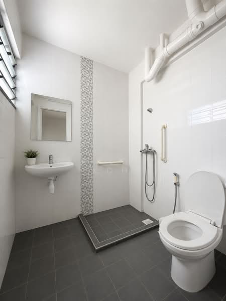 251 Hougang Avenue 3, 251 Hougang Avenue 3, 3 Bedrooms, 1,345 sqft, HDB Flat For Sale, by Geraldine Koh, 500185749 - Bathroom - PropertyGuru.com.sg