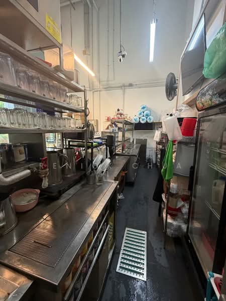 Vision Exchange, 2 Venture Drive, 506 sqft, Food & Beverage For Rent, by Renick Chua, 500185756 - Kitchen - CommercialGuru.com.sg