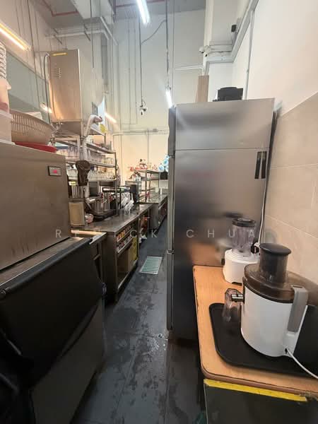 Vision Exchange, 2 Venture Drive, 506 sqft, Food & Beverage For Rent, by Renick Chua, 500185756 - Kitchen - CommercialGuru.com.sg