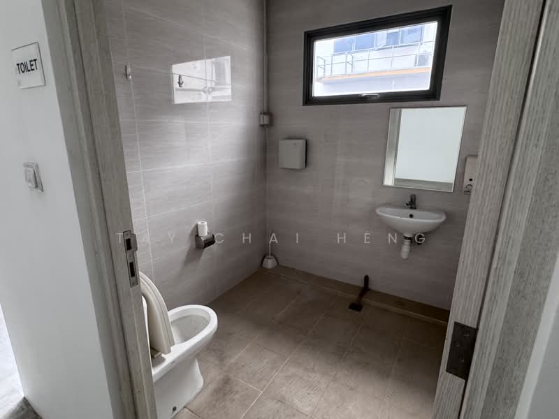 West Spring, 71B Tuas Bay Drive, 5,457 sqft, Factory / Workshop (B2) For Sale, by Tay Chai Heng, 500185758 - Bathroom - CommercialGuru.com.sg