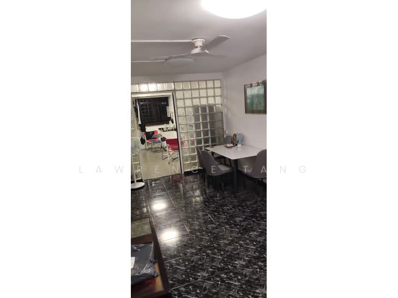 26 Toa Payoh East, 26 Toa Payoh East, Room Rental, 200 sqft, HDB Flat For Rent, by Lawrence Tang, 500185763 - Living Room - PropertyGuru.com.sg