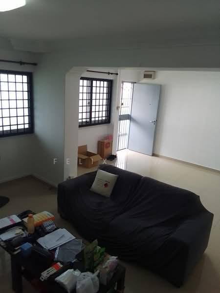431 Choa Chu Kang Avenue 4, 431 Choa Chu Kang Avenue 4, 3 Bedrooms, 1,119 sqft, HDB Flat For Sale, by Felix Low, 500185767 - Living Room - PropertyGuru.com.sg