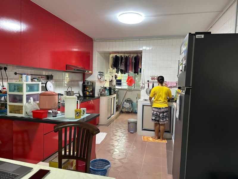124 Pasir Ris Street 11, 124 Pasir Ris Street 11, 3 Bedrooms, 1,130 sqft, HDB Flat For Sale, by Ryan Wong, 500185772 - Kitchen - PropertyGuru.com.sg