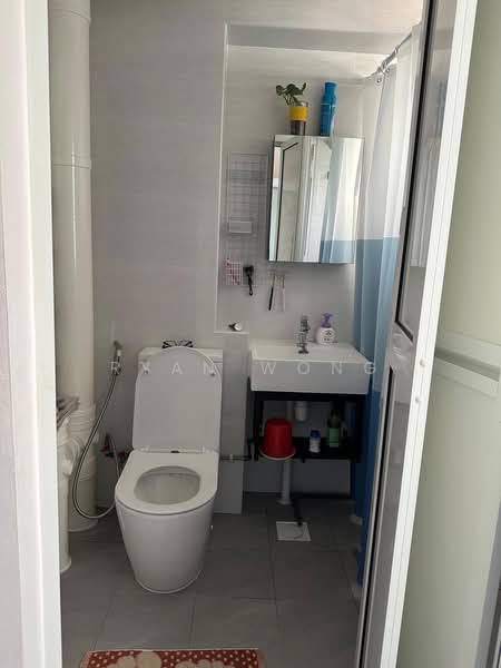 124 Pasir Ris Street 11, 124 Pasir Ris Street 11, 3 Bedrooms, 1,130 sqft, HDB Flat For Sale, by Ryan Wong, 500185772 - Bathroom - PropertyGuru.com.sg