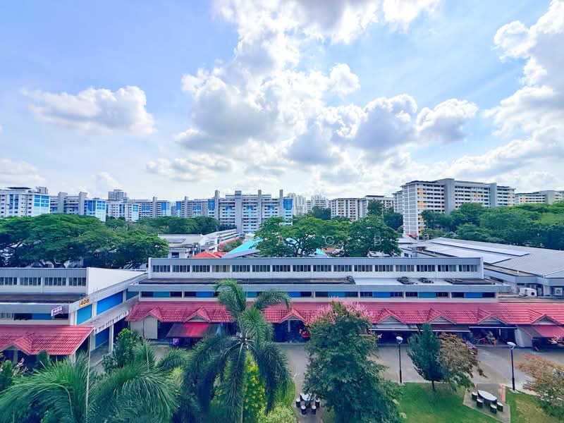 404 Ang Mo Kio Avenue 10, 404 Ang Mo Kio Avenue 10, 2 Bedrooms, 721 sqft, HDB Flat For Sale, by Shawa G B, 500185778 - View from living room - PropertyGuru.com.sg