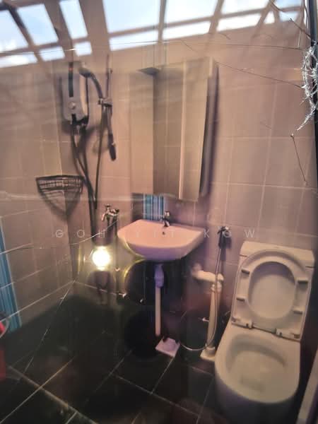 307 Serangoon Avenue 2, 307 Serangoon Avenue 2, Room Rental, 100 sqft, HDB Flat For Rent, by Goh Yit Kow, 500185791 - Bathroom - PropertyGuru.com.sg