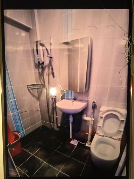 307 Serangoon Avenue 2, 307 Serangoon Avenue 2, Room Rental, 100 sqft, HDB Flat For Rent, by Goh Yit Kow, 500185791 - Bathroom - PropertyGuru.com.sg