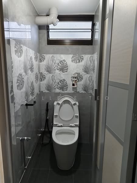44 Sims Drive, 44 Sims Drive, Room Rental, 150 sqft, HDB Flat For Rent, by Jollene Teo SY, 500185795 - Bathroom - PropertyGuru.com.sg