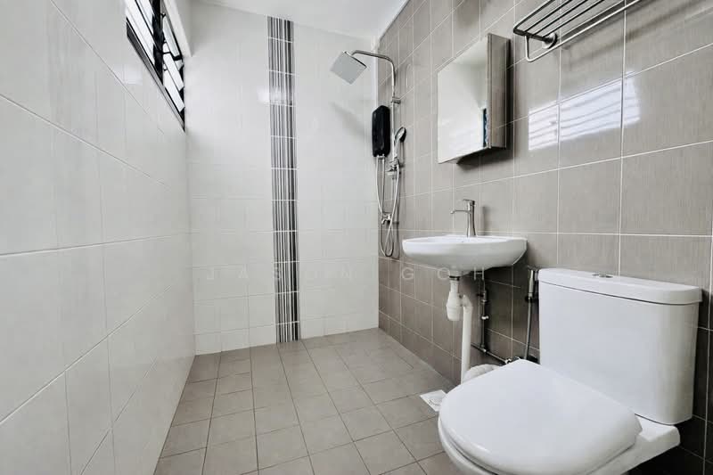 119 Bukit Batok West Avenue 6, 119 Bukit Batok West Avenue 6, 3 Bedrooms, 1,130 sqft, HDB Flat For Sale, by Jason Goh, 500185801 - Bathroom - PropertyGuru.com.sg