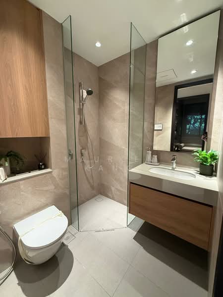 The Hillshore, 292 Pasir Panjang Rd, 3 Bedrooms, 105,501 sqft, Condominium For Sale, by Maureen Kang, 500185823 - Bathroom - PropertyGuru.com.sg
