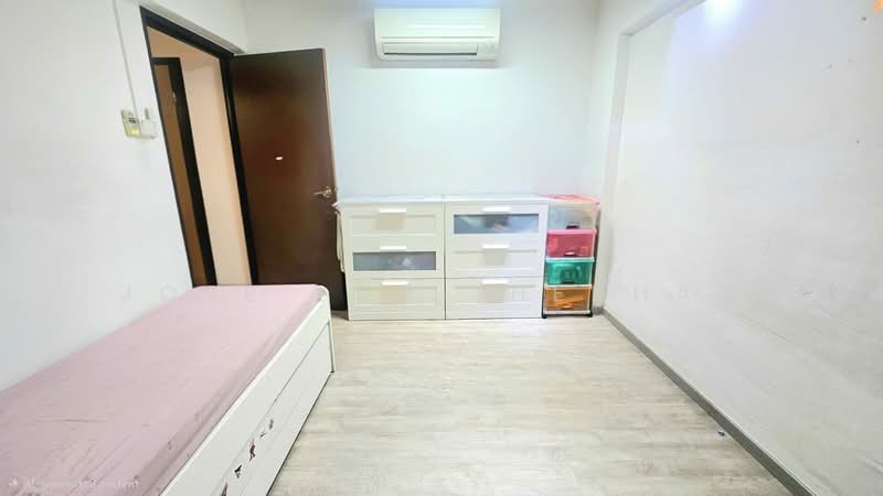 710 Hougang Avenue 2, 710 Hougang Avenue 2, 3 Bedrooms, 1,054 sqft, HDB Flat For Sale, by Jose Loh Zhenhao, 500185831 - Bedroom - PropertyGuru.com.sg