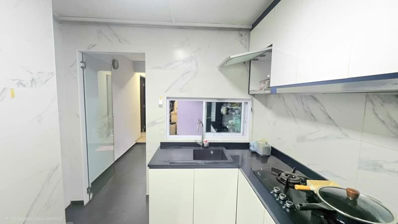 710 Hougang Avenue 2, 710 Hougang Avenue 2, 3 Bedrooms, 1,054 sqft, HDB Flat For Sale, by Jose Loh Zhenhao, 500185831 - Kitchen - PropertyGuru.com.sg