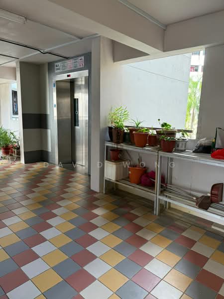 290G Bukit Batok Street 24, 290G Bukit Batok Street 24, 3 Bedrooms, 1,109 sqft, HDB Flat For Sale, by David Wong, 500185845 - Corridor - PropertyGuru.com.sg